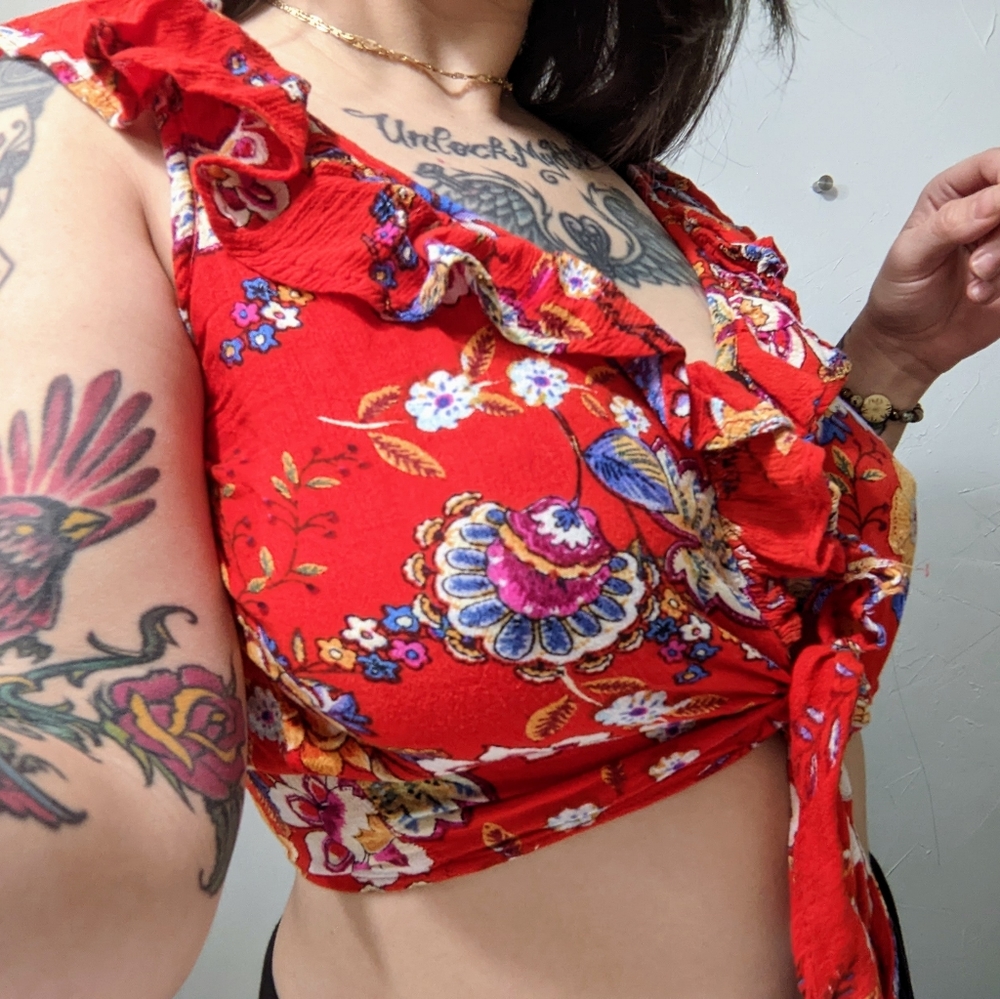 Free* Altard State Small Floral Red Tie Ruffle Crop Top